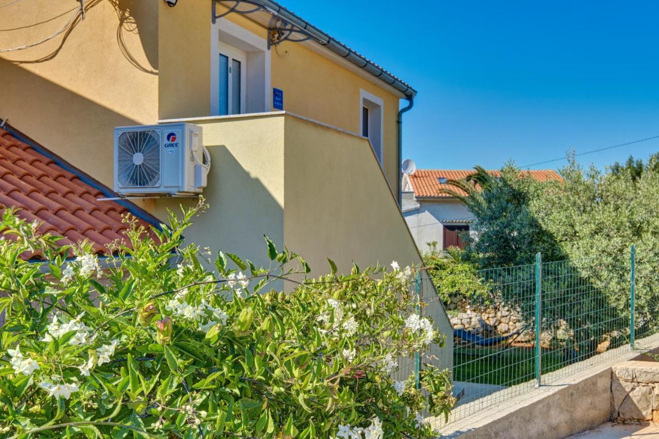 Apartment Tena Veli Losinj Exterior photo