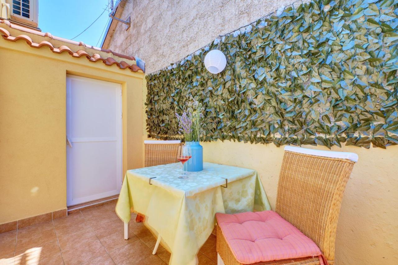 Apartment Tena Veli Losinj Exterior photo