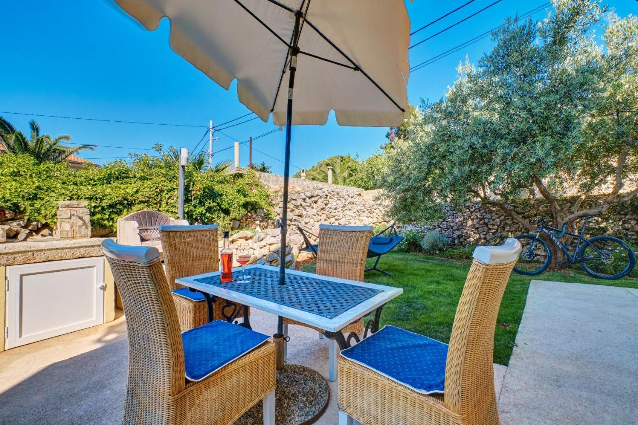 Apartment Tena Veli Losinj Exterior photo