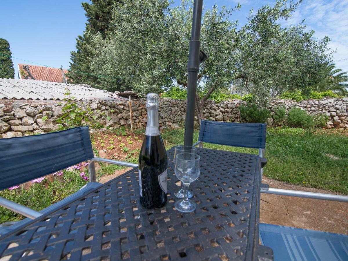Apartment Tena Veli Losinj Exterior photo